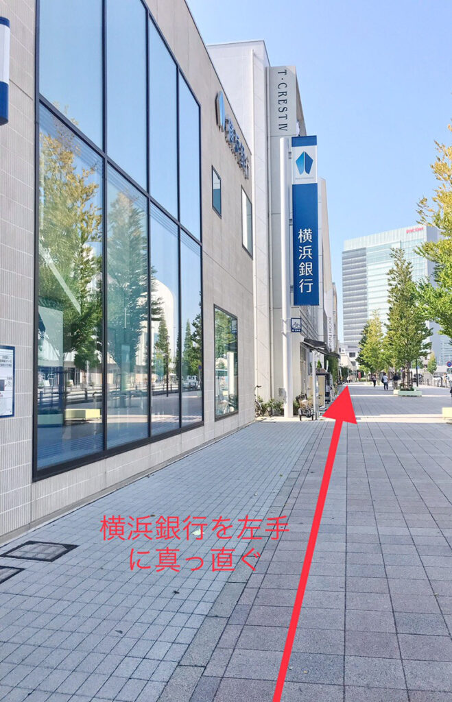 海老名駅西口横浜銀行前